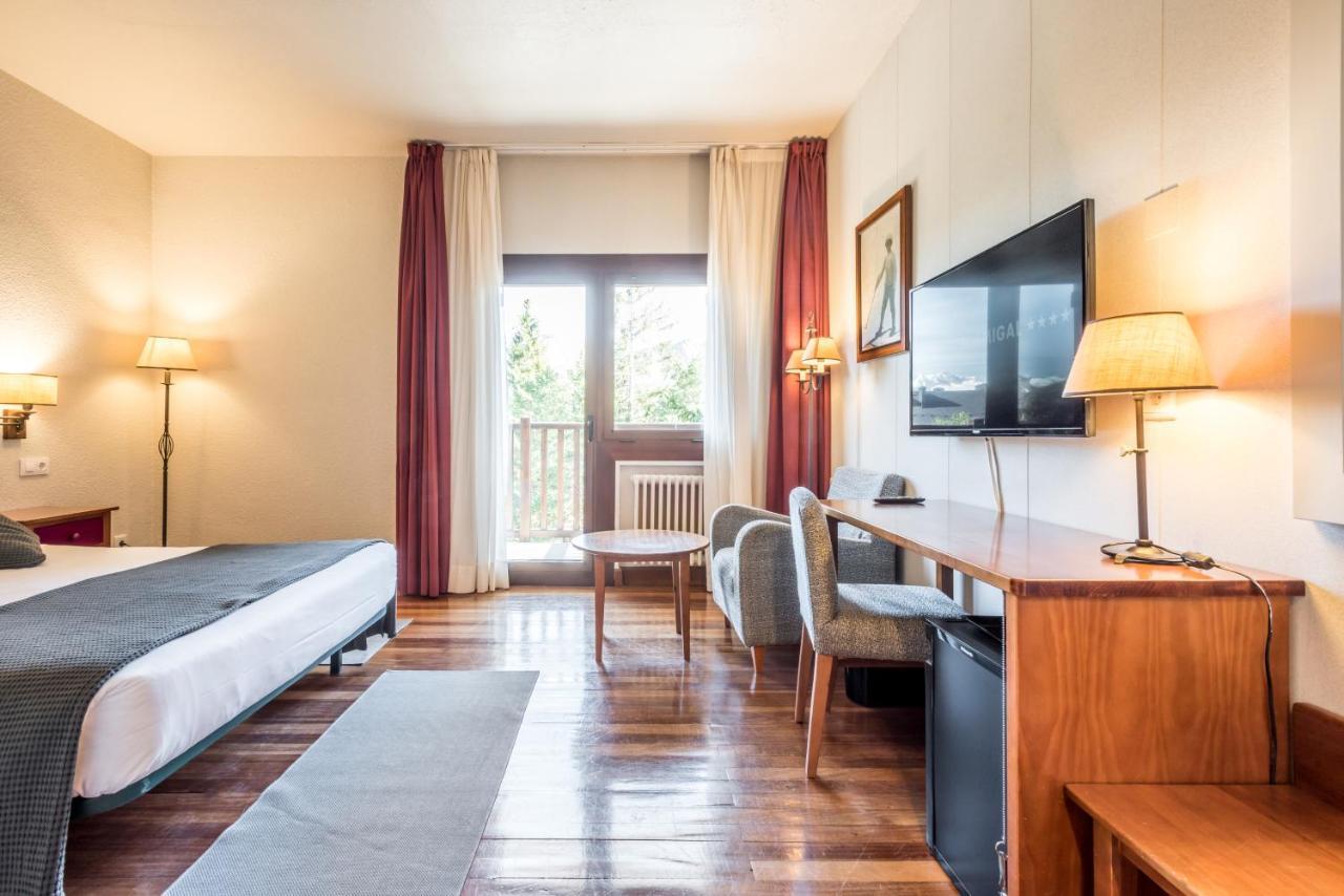 Snoe Hotel Formigal Buitenkant foto