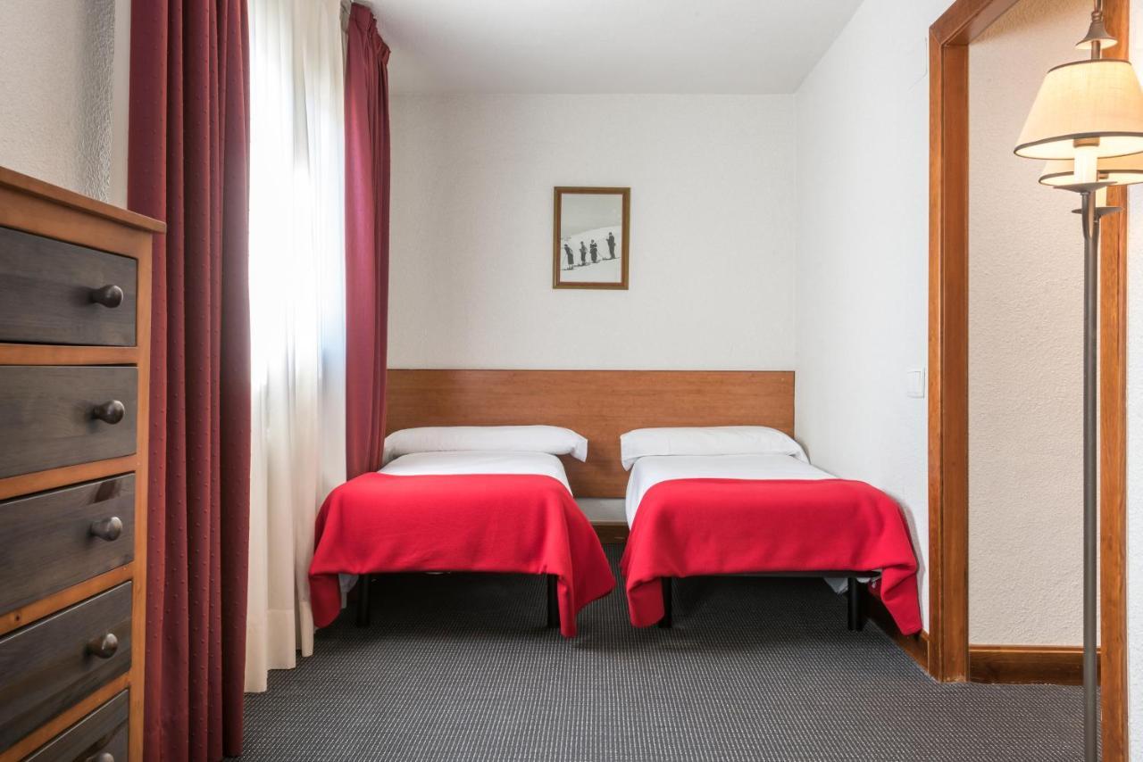 Snoe Hotel Formigal Buitenkant foto